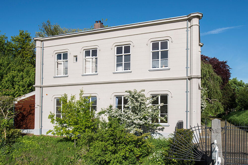 Renovatie monumentale aula begraafplaats Groenesteeg · Leiden - gemeentelijk project door CJ de Boer