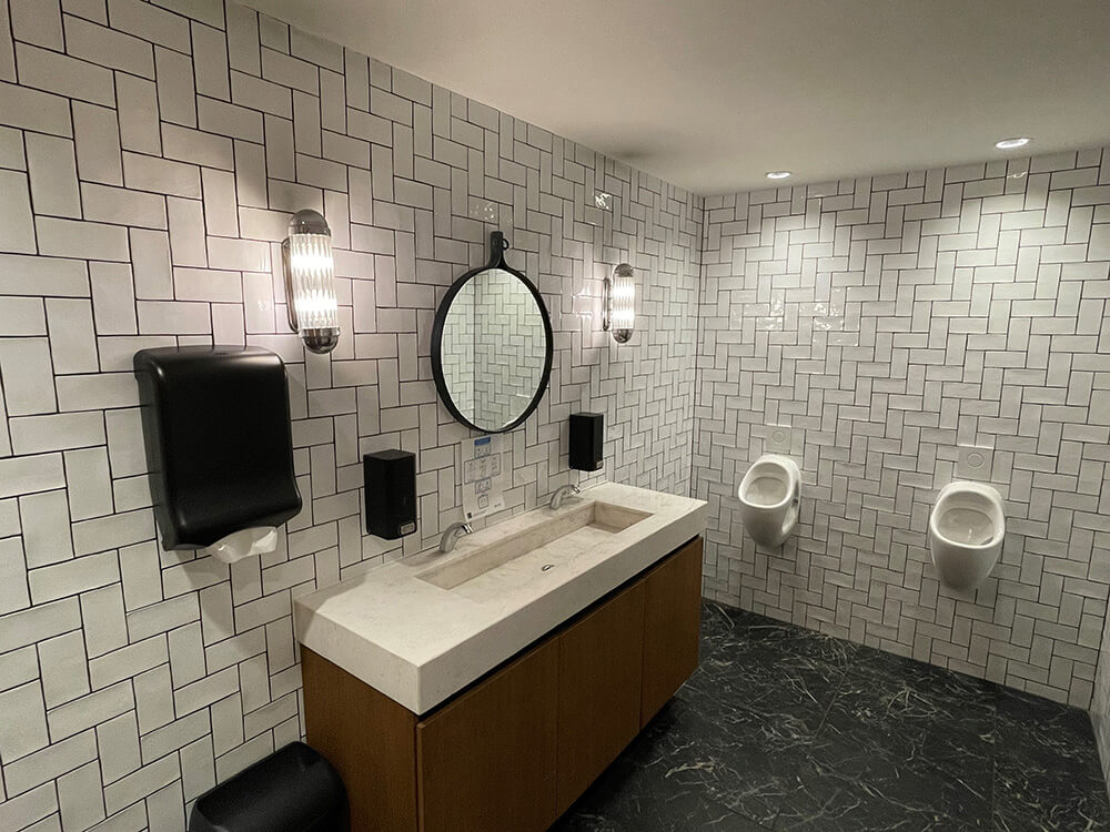 Renovatie toiletgroep · City Hall Leiden - horeca door CJ de Boer