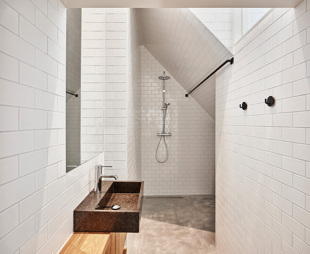 Transformatie fabriekshal tot 2 luxe woningen · Sint-Willibrordusstraat Amsterdam - transformatie door CJ de Boer