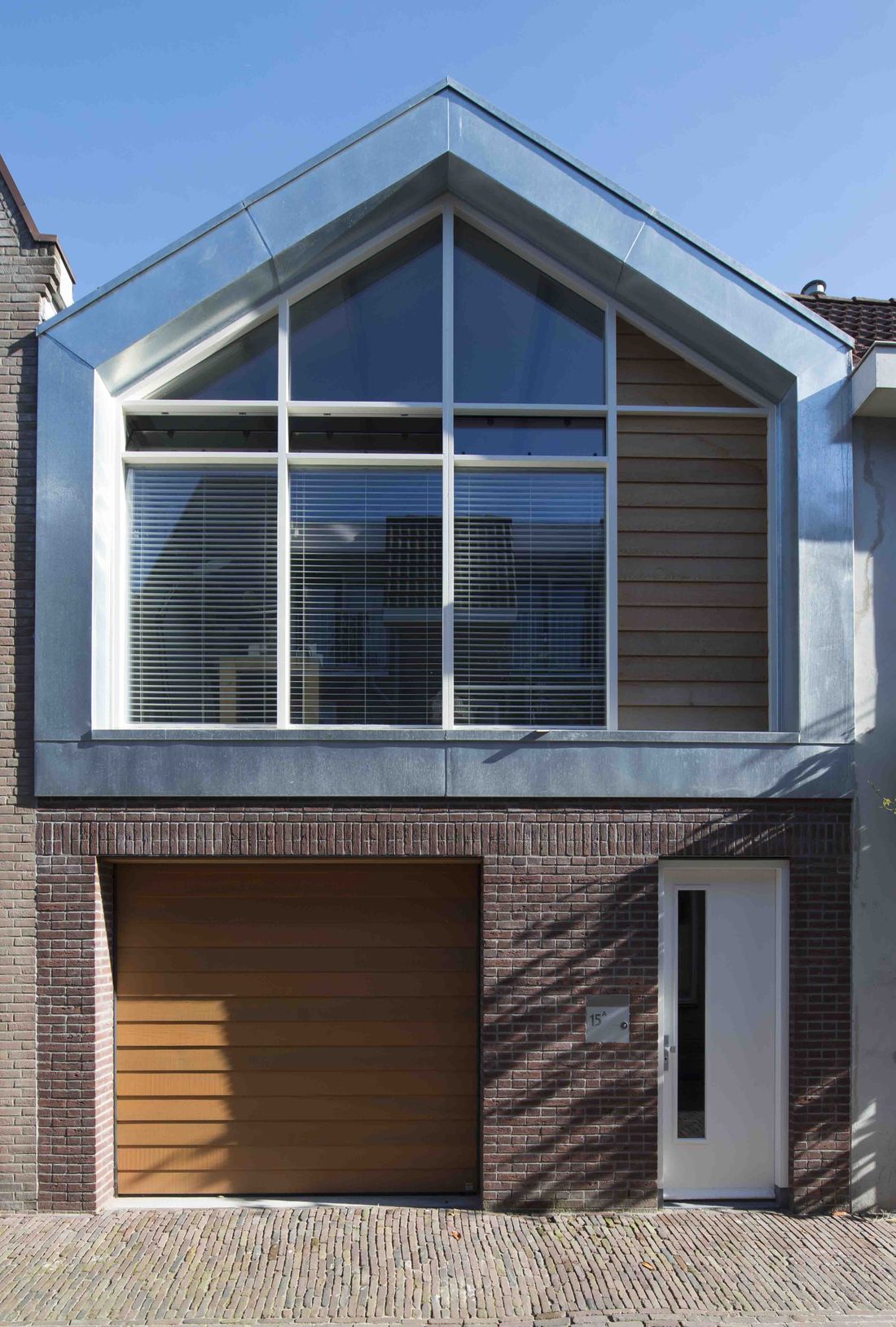 Oude woning vervangen voor geheel nieuwe woning, Leiden - transformatie door CJ de Boer
