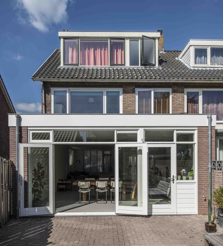 Verbouwing en uitbreiding middels achteraanbouw aan woning · Leiderdorp - renovatie door CJ de Boer