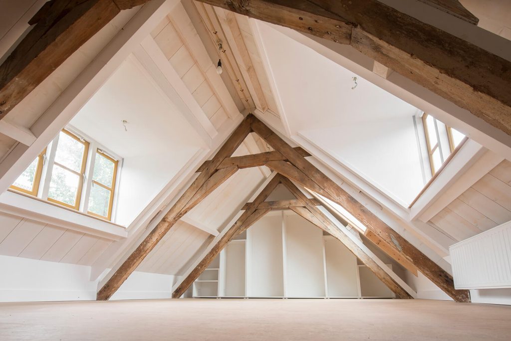 Renovatie monumentaal bijgebouw naar woning · Voorschoten - renovatie door CJ de Boer